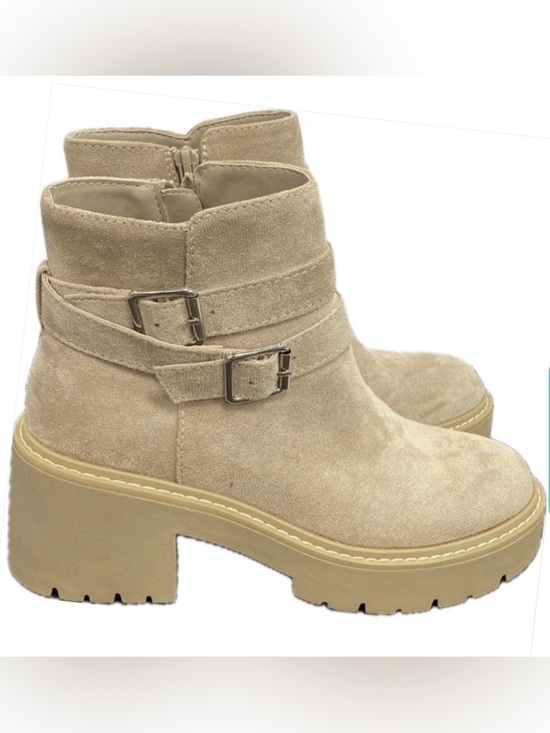 Madden Girl Shoes - NWOT Madden Girl Beige Suede Chukka Lug Sole Ankle Boots | Size 6.5